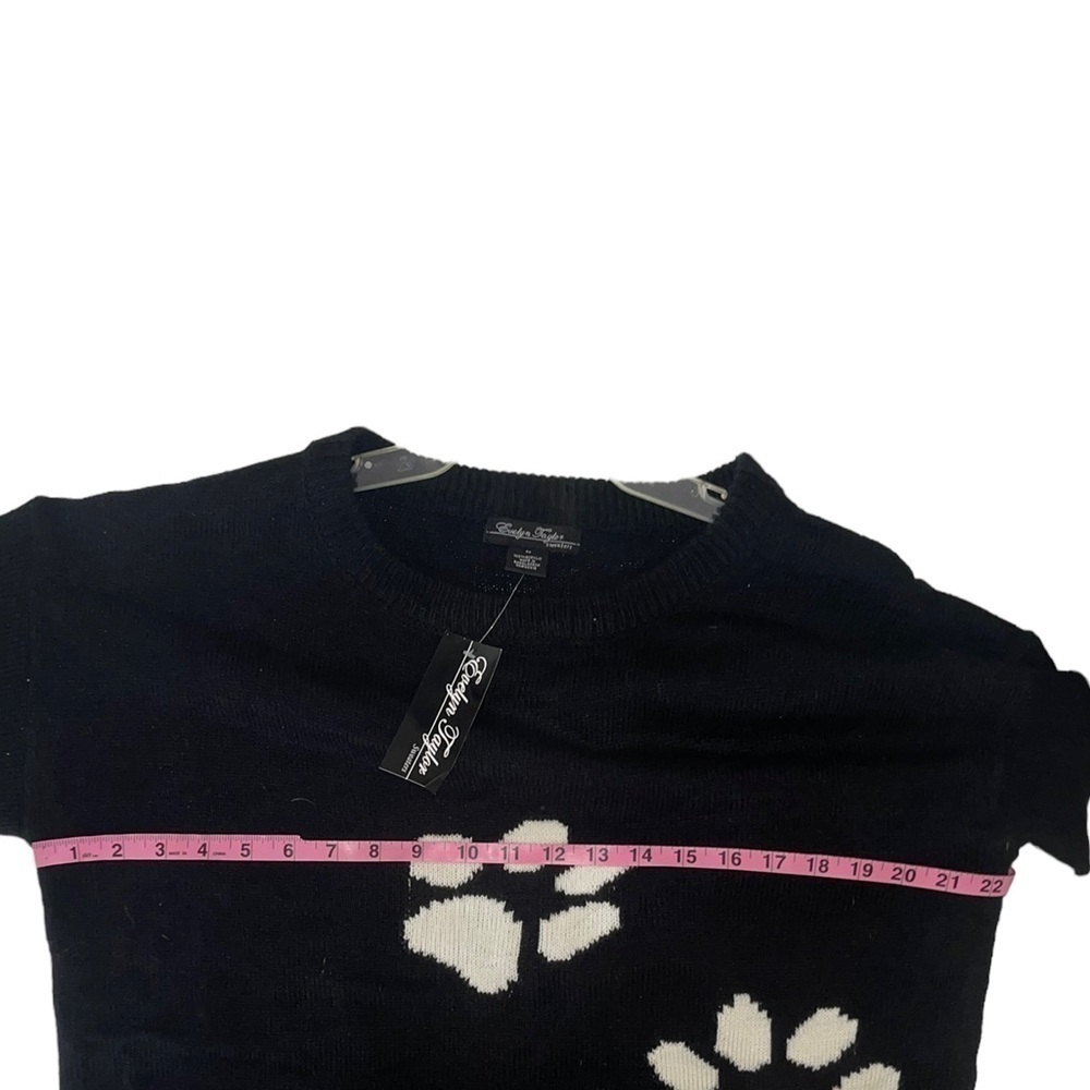 NWT- Evelyn Taylor Dog Paw Sweater. Size Medium - Picture 9 of 10